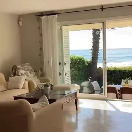 Dom wakacyjny House *